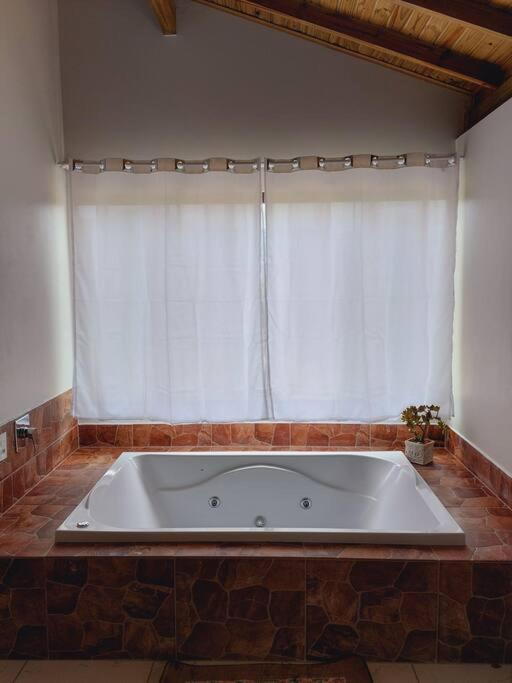 Cabana Recanto Do Arruda Para Casal Em Aguas Mornas Exterior photo